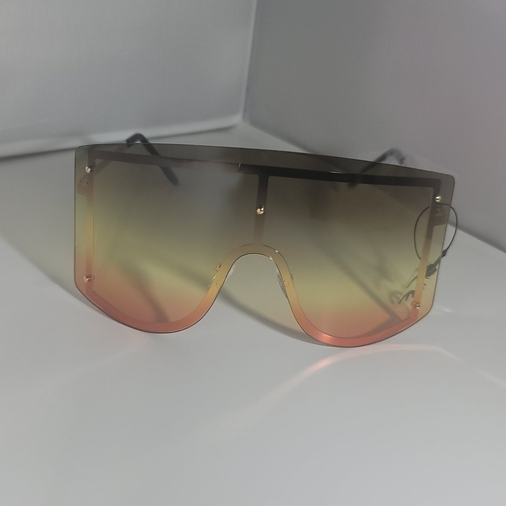 Oversized ombre sunglasses